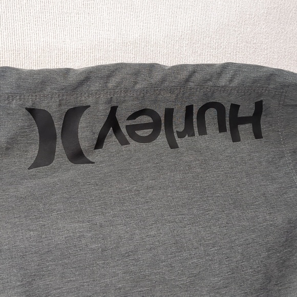 Hurley Men's Long Board Shorts Gray Size 32 Excellent Condition - Picture 2 of 10